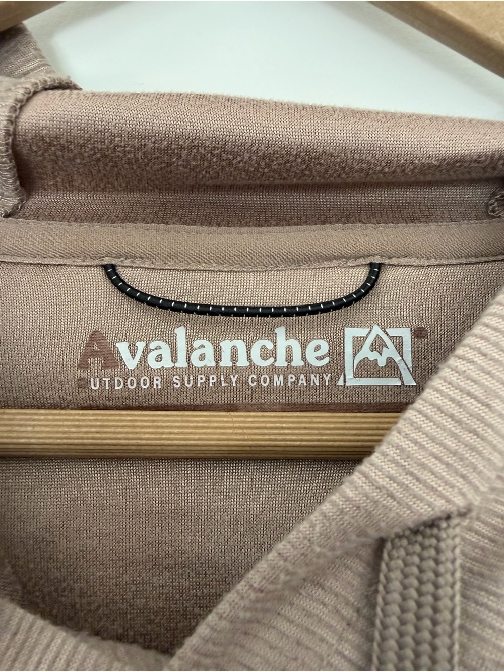 Avalanche Set of 4 Hoodies - Picture 9 of 16